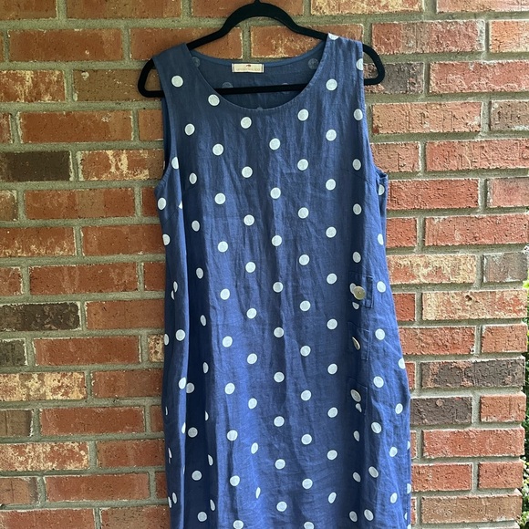 Land Downunder Dresses & Skirts - 100% Linen Lands Downunder Blue and White Sleeveless Polka Dot Midi Sundress L